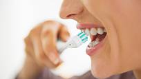 Čištění zubů s vlastní zubní pastou