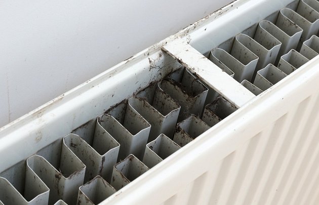 Zanesené radiátory sálají méně tepla.