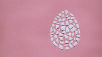 Velikonoční přání - mozaika z vaječných skořápek.