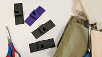 Zakladač, který usnadní výrobu vázaček k rouškám je možné vytisknout na 3D tiskárně.