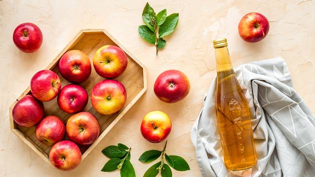 Neutrácejte zbytečně: Jablečný ocet si snadno vyrobíte z vlastních jablíček  | iReceptář.cz