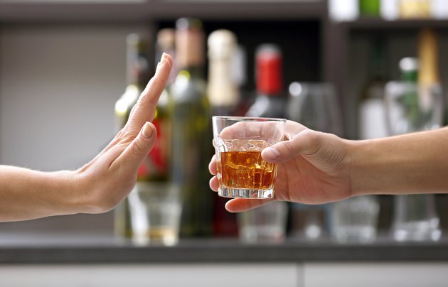 Pití alkoholu se musí držet pod kontrolou