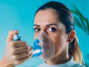Vdechování i velmi mírných koncentrací plísní může ovlivnit osoby na ně citlivé, především děti, seniory, alergiky a astmatiky.