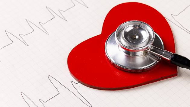 Víte, jaké příznaky provází onemocnění srdce?