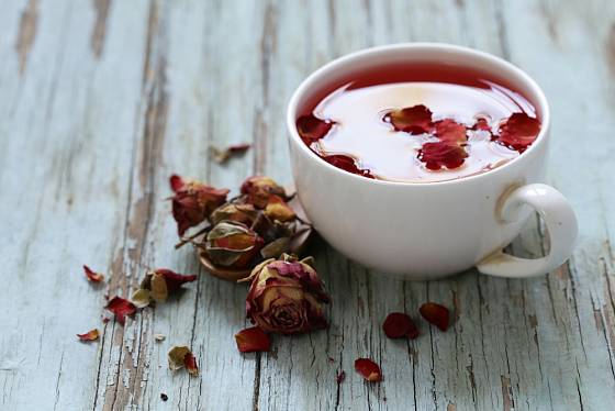 Růžový čaj je lahodný i léčivý