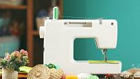 Elektrické šicí stroje zastanou v mnoha domácnostech spoustu práce.