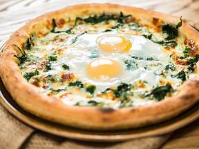 Recept na nejlepší pizzu! Jednoduchá s vajíčkem je geniální.