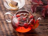 Šípkový čaj, nejčastější  zdraví prospěšný &quot;produkt&quot; ze šípků. 