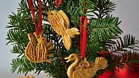Figurky z vizovického pečiva mohou zdobit vánoční stromek.