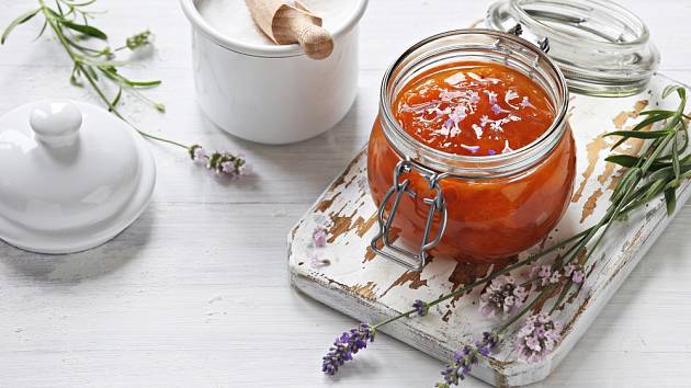 Meruňková marmeláda s levandulí je delikatesa!