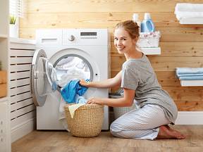 Chyby, které dělá při praní prádla téměř každý.