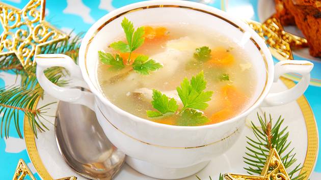Rybí polévka je jedním z tradičních chodů štědrovečerní večeře.
