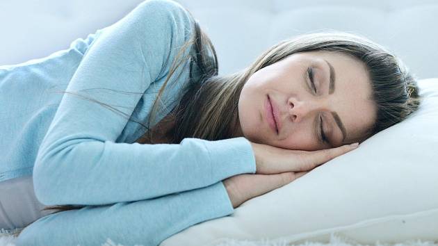 Podpořte kvalitní spánek použitím polštářků s bylinkami.