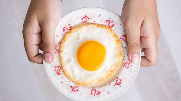 Smažená vejce jsou rychlá a výborná snídaně.