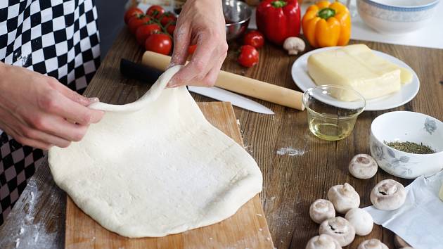 Jak připravit doma dokonalé těsto na pizzu?