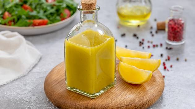 Vytvořte si elixír na játra z citronu a olivového oleje.
