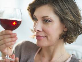 Jak pomáhá tělu červené víno?
