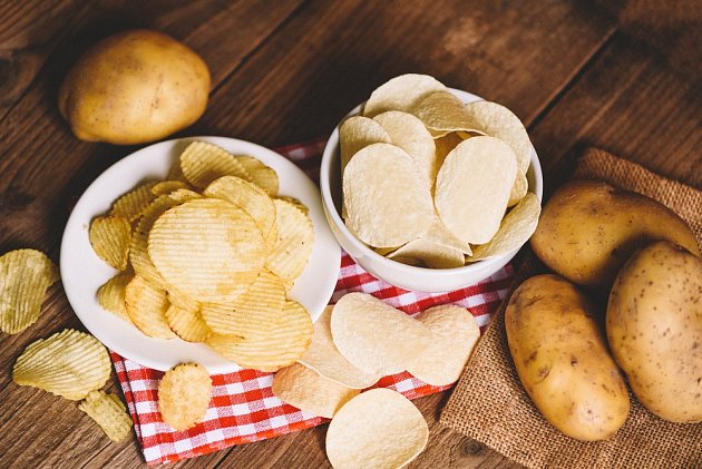 Co se stane s tělem, když budete jíst chipsy: Odborníci jim říkají nutriční  šrot | iReceptář.cz