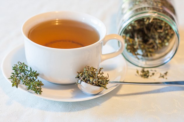 Čaj z tymiánu léčí dýchací obtíže, nachlazení i problémy s trávením. 