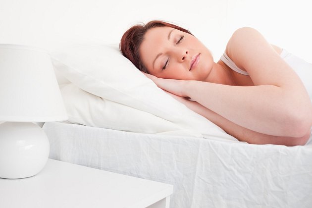 Pro zdravý spánek si pořiďte třeba 'náhradního manžela' - tento termín se vžil pro polštáře velkých rozměrů, jež používají třeba nastávající maminky