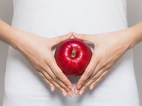 Jak vyčistit tlusté střevo? Pomůže i obyčejné jablko.