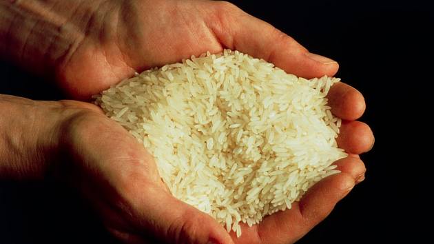 Chytrý asijský trik na vaření rýže: Už nikdy ji neuděláte… | iReceptář.cz