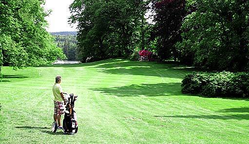 Park a golfové hřiště ve Štiříně
