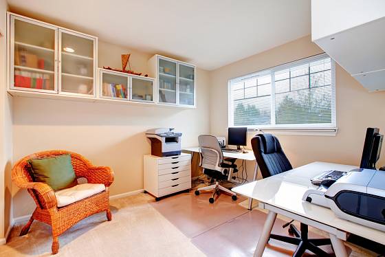 Barevnost vaší domácí kanceláře by měla být volena s ohledem na vaše oblíbené barvy. 