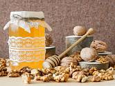 Vlašské ořechy a med