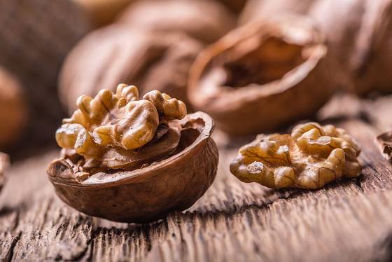 Síla skořápky má vliv na trvanlivost i zpracování ořechů