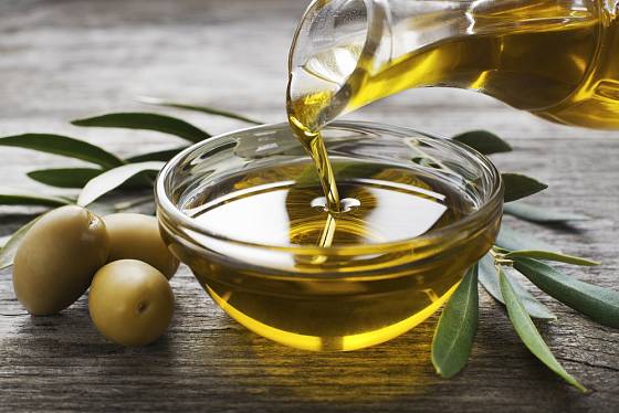 Na ochucený olej použijte jedině extra panenský olivový olej.
