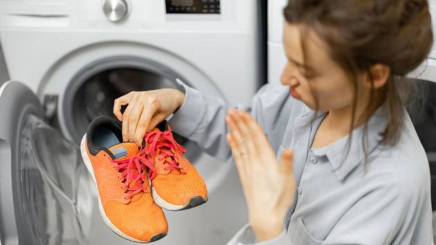 Praní bot v pračce má svá pravidla.
