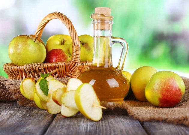 Jablečný ocet se řadí mezi přírodní léčiva s výbornými účinky na celý lidský organismus.