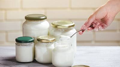 Jak udělat jogurt: Ten jednoduchý domácí je zázrak na zažívání a zdraví  střev | iReceptář.cz