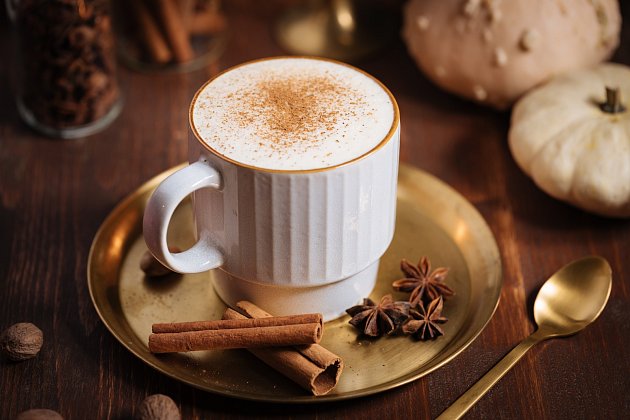 Ideální je přisypat si skořici do kávy či capuccina, smoothie nebo jiného oblíbeného nápoje.