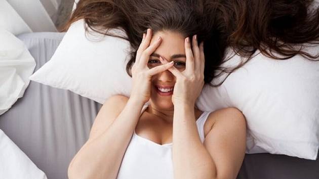Aby člověk lépe spal a usínal, je důležité dodržovat základní pravidla takzvané spánkové hygieny.