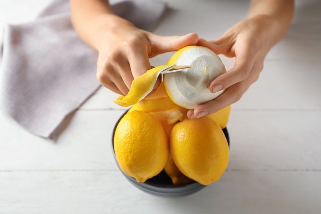 citronová kůra loupání