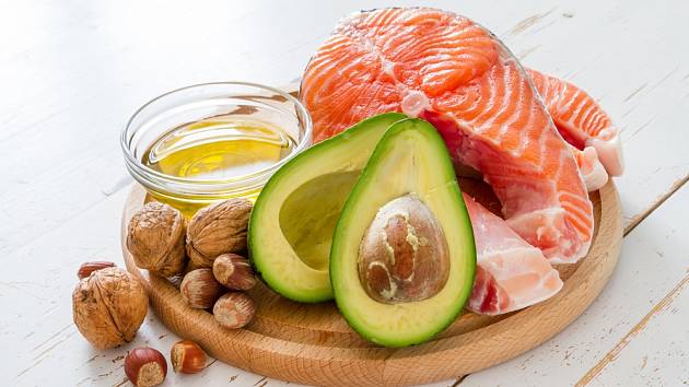 Hladinu cholesterolu pomůže upravit vhodná skladba jídelníčku.
