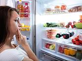 Odkud se bere zápach z lednice?
