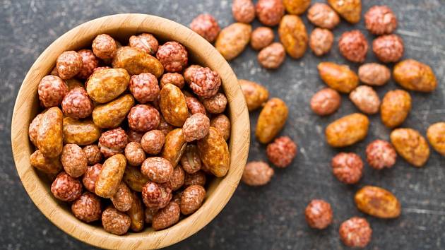 Ořechy jsou zdravé, ale jen ty bez sladké polevy či soli. 