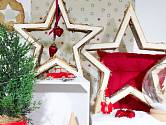 Vánoční hvězdy mohou mít nejen odlišný tvar a barvu, ale i způsob zpracování.
