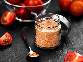 Vyrobte si domácí rajčatový prášek, je to úžasné koření!