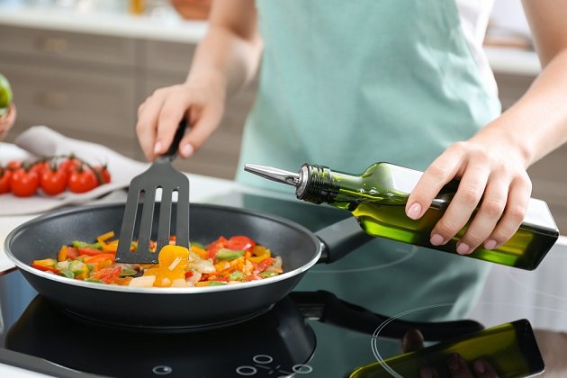 Olivový olej lze bez obav využít i k restování zeleniny.