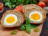Skotská vejce možná znáte i pod názvem pštrosí vejce, ovšem s tímto opeřencem nemají nic společného.