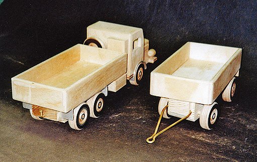 dřevěný náklaďák