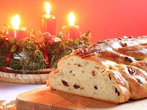 K tradičním symbolům českých Vánoc patří vánočka