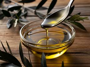 Olivový olej - jedna lžíce denně pokapaná citronem - a efekt ucítíte.