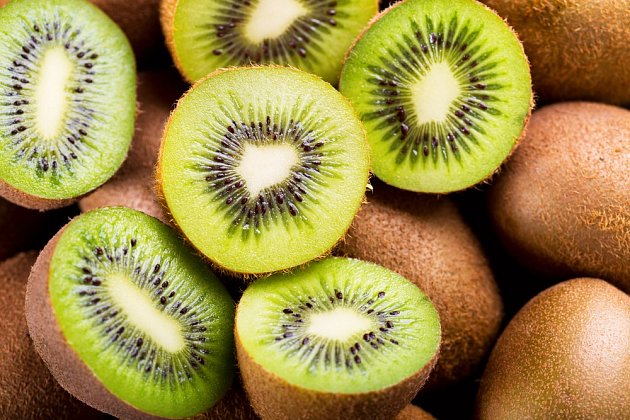 Kiwi je chutné a zdravé ovoce. U někoho ale může vyvolat alergii.