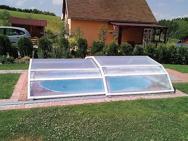 zastřešený bazén