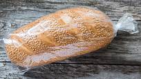 V plastovém obalu chléb rychleji plesniví